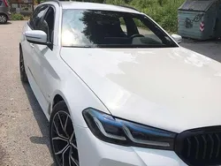 Weiß Gebraucht 2021 BMW 520 M Sport Kombi | 43.000 € (Teuer)
