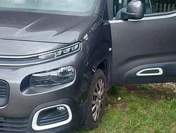 Grau Gebraucht 2020 Citroën Berlingo Van / Kleinbus | 21.799 € (Fairer Preis)