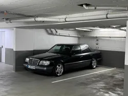 Schwarz Gebraucht 1995 Mercedes E250 Limousine | 11.600 €