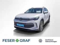 Oryxweiß perlmutteffekt Gebraucht 2024 VW Tiguan Life SUV | 34.750 € (Superpreis)