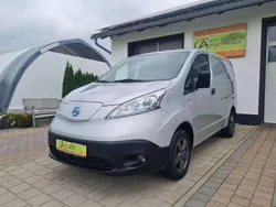 Silver (m) Gebraucht 2015 Nissan Evalia Van / Kleinbus | 13.100 €