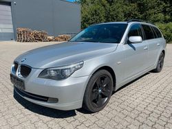 Grau Gebraucht 2007 BMW 530 Kombi | 2.900 € (Guter Preis)