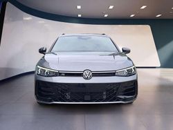 Diabasgrau metallic Gebraucht 2025 VW Passat Alltrack R-line Kombi | 54.359 €