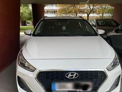 Weiß Gebraucht 2019 Hyundai i30 Trend Kombi | 15.850 € (Etwas zu teuer)