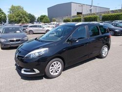 Schwarz Gebraucht 2015 Renault Scénic III LIMITED Van / Kleinbus | 8.500 € (Etwas zu teuer)