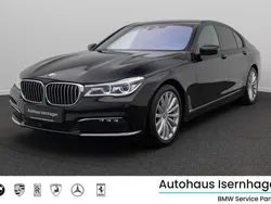 Black sapphire metallicschwarz Gebraucht 2018 BMW 750 Luxury Line Limousine | 41.999 € (Fairer Preis)