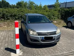 Silber Gebraucht 2006 Opel Astra Kombi | 1.200 € (Guter Preis)