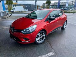 Rot Gebraucht 2017 Renault Clio IV LIMITED Deluxe Kleinwagen | 7.950 €