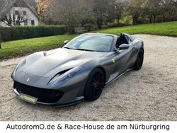 Grau Gebraucht 2022 Ferrari 812 Cabrio | 459.812 € (Superpreis)