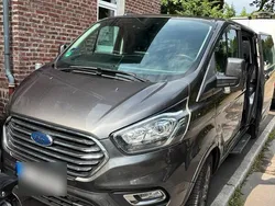 Grau Gebraucht 2021 Ford Tourneo Custom Van / Kleinbus | 35.000 €