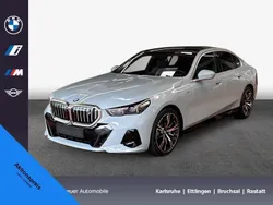 Grau Neu 2025 BMW i5 Performance Limousine | 59.990 €