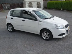 Weiß Gebraucht 2010 Chevrolet Aveo Kleinwagen | 1.750 €