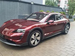 Rot Gebraucht 2022 Porsche Taycan Cross Turismo Limousine | 60.999 € (Superpreis)