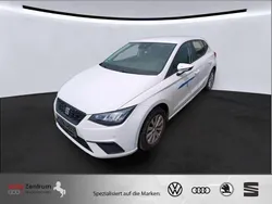 Weiß Gebraucht 2022 Seat Ibiza Style Limousine | 14.770 € (Etwas zu teuer)