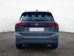 Grau Gebraucht 2024 VW Tiguan Life SUV | 42.749 € (Superpreis)