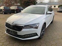 Weiß Gebraucht 2022 Skoda Superb Kombi | 22.990 € (Superpreis)