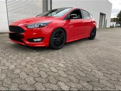 Rot Gebraucht 2018 Ford Focus ST Limousine | 9.900 € (Superpreis)