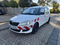 Weiß Gebraucht 2011 Skoda Roomster Van / Kleinbus | 1.990 € (Etwas zu teuer)