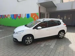 Weiß Gebraucht 2015 Peugeot 2008 Active SUV | 7.250 € (Guter Preis)