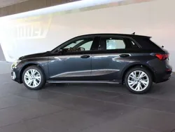 Manhattangraumetallic Gebraucht 2023 Audi A3 Advanced Limousine | 32.880 € (Etwas zu teuer)