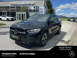 Unilack nachtschwarz Gebraucht 2022 Mercedes GLA200 SUV | 33.469 € (Fairer Preis)