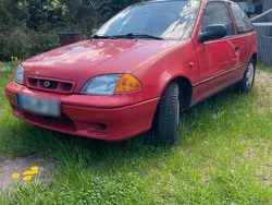 Rot Gebraucht 1999 Subaru Justy Kleinwagen | 2.250 €