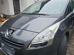 Grau Gebraucht 2011 Peugeot 5008 Family Kombi | 6.500 € (Teuer)