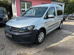 Silber Gebraucht 2015 VW Caddy Trendline Van / Kleinbus | 9.500 € (Fairer Preis)