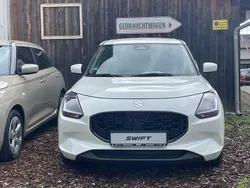 Weiß Gebraucht 2024 Suzuki Swift Comfort Limousine | 16.999 € (Fairer Preis)