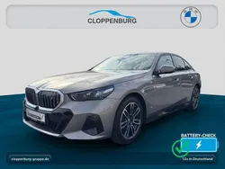 Grau Gebraucht 2025 BMW i5 Sport Line Limousine | 65.895 € (Superpreis)