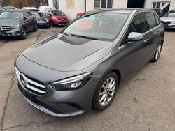 Mountaingrau Gebraucht 2020 Mercedes B200 Van / Kleinbus | 22.900 € (Fairer Preis)