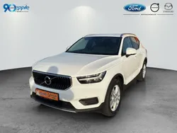 Ice white, solid Gebraucht 2022 Volvo XC40 Momentum SUV | 28.990 € (Fairer Preis)