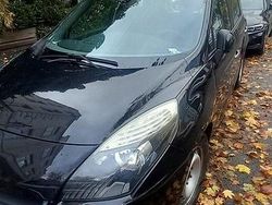 Schwarz Gebraucht 2012 Renault Scénic III Van / Kleinbus | 2.700 € (Superpreis)