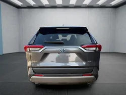 Neu 2025 Toyota RAV4 Hybrid SUV | 45.049 € (Etwas zu teuer)