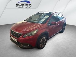 Rot Gebraucht 2016 Peugeot 2008 Allure SUV | 10.950 € (Fairer Preis)