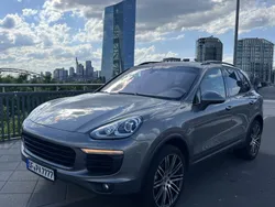 Grau Gebraucht 2016 Porsche Cayenne S SUV | 32.606 € (Guter Preis)