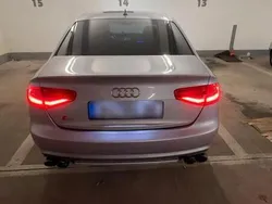 Silber Gebraucht 2015 Audi A4 Limousine | 11.900 € (Guter Preis)