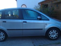 Silber Gebraucht 2004 Fiat Idea Active Van / Kleinbus | 2.100 €