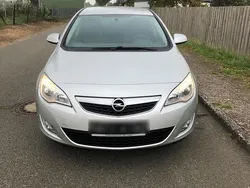 Silber Gebraucht 2011 Opel Astra Limousine | 3.000 € (Guter Preis)