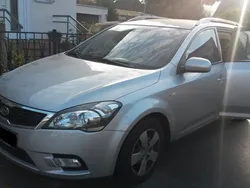 Silber metallic Gebraucht 2010 Kia Ceed Kombi | 8.000 € (Teuer)