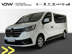 Gletscherweiss (weiß) Gebraucht 2022 Renault Trafic Life Van | 25.990 € (Superpreis)