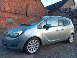 Grau Gebraucht 2011 Opel Meriva Design Edition Van / Kleinbus | 4.299 € (Fairer Preis)