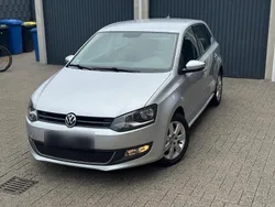 Silber Gebraucht 2011 VW Polo Highline Kleinwagen | 5.950 € (Fairer Preis)