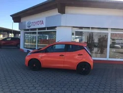 Orange Gebraucht 2015 Toyota Aygo X-cite Kleinwagen | 8.500 € (Fairer Preis)