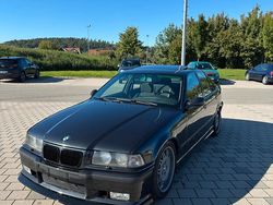 Schwarz Gebraucht 1993 BMW 325 Limousine | 10.000 €