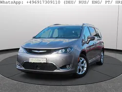 Beige Gebraucht 2018 Chrysler Pacifica SUV | 26.495 € (Teuer)