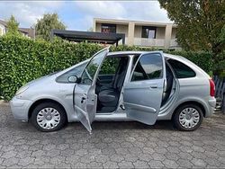 Grau Gebraucht 2006 Citroën Xsara Picasso Van / Kleinbus | 300 €