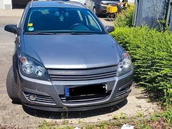 Grau Gebraucht 2004 Opel Astra Elegance Kombi | 2.000 € (Fairer Preis)