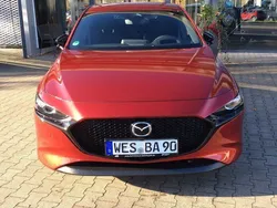 Rot Gebraucht 2024 Mazda 3 Limousine | 26.990 €