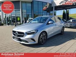 Metalliclack hightechsilber Gebraucht 2024 Mercedes B180 Van / Kleinbus | 30.850 € (Superpreis)